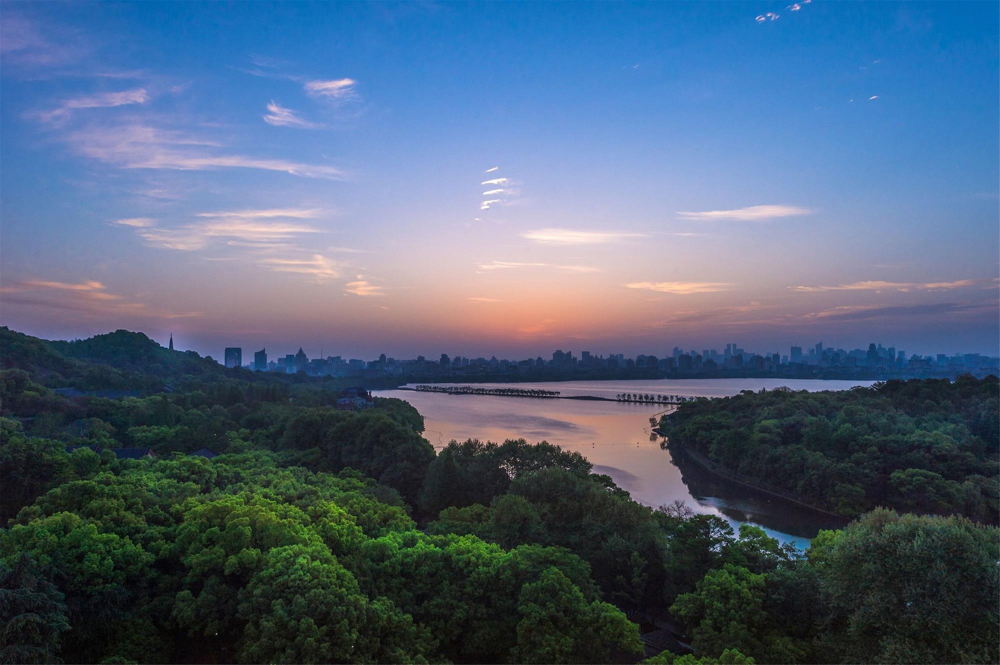 Shangri-La Hangzhou - The Back Garden Of West Lake Exterior photo