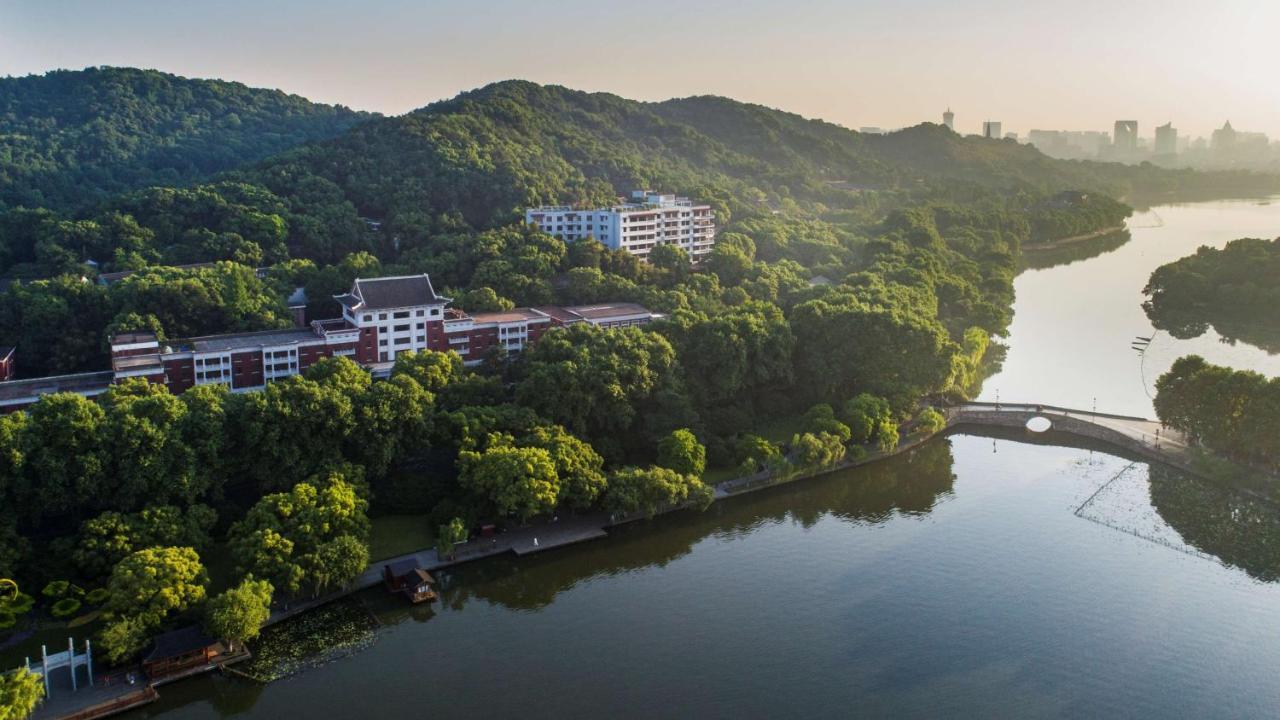 Shangri-La Hangzhou - The Back Garden Of West Lake Exterior photo