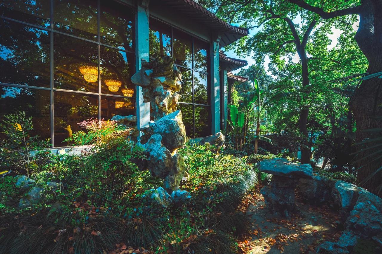 Shangri-La Hangzhou - The Back Garden Of West Lake Exterior photo